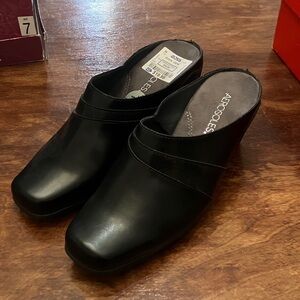 AEROSOLES Black Leather Slip-On Mule with Low Heel